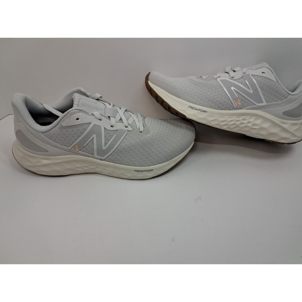 New Balance Fresh Foam Arishi v4 Men 8.5 Running Shoes Light Grey